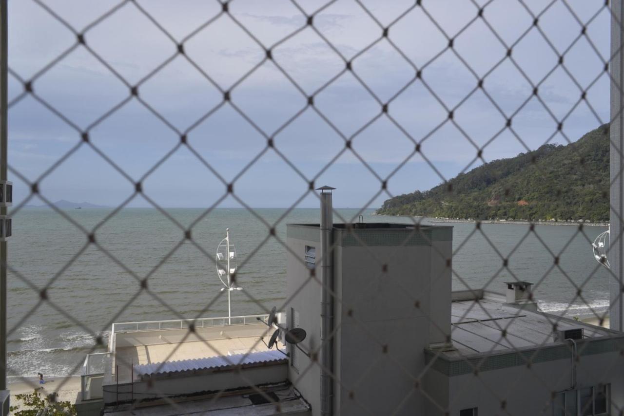 Frente Mar Pe Na Areia, Na Av Atlantica Lejlighed Balneário Camboriú Eksteriør billede