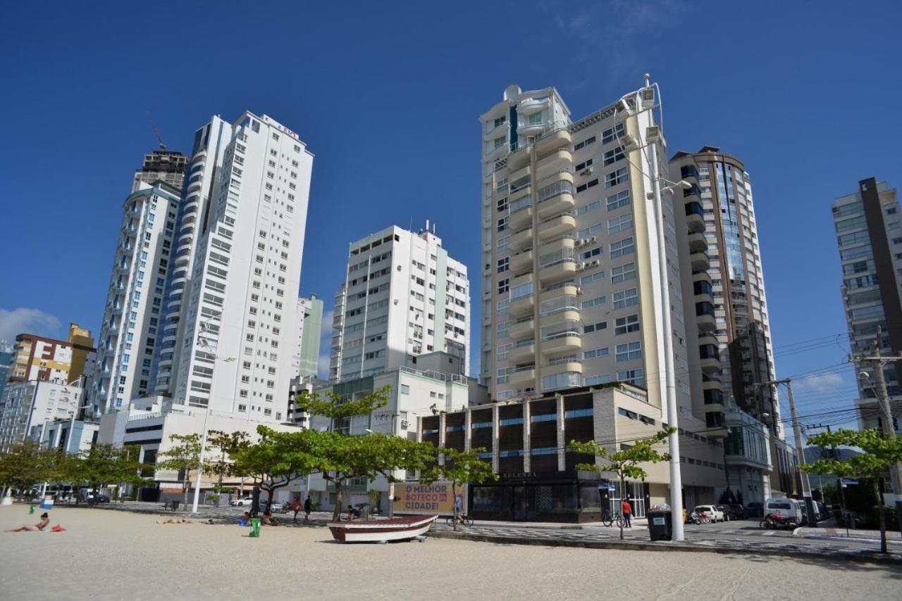 Frente Mar Pe Na Areia, Na Av Atlantica Lejlighed Balneário Camboriú Eksteriør billede