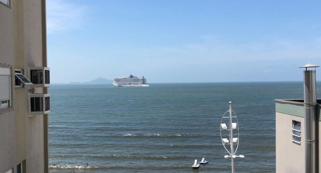 Frente Mar Pe Na Areia, Na Av Atlantica Lejlighed Balneário Camboriú Eksteriør billede